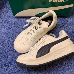 Puma sneakers Kids size1